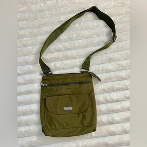 Baggallini Nylon Crossbody Bag (great for travel!)